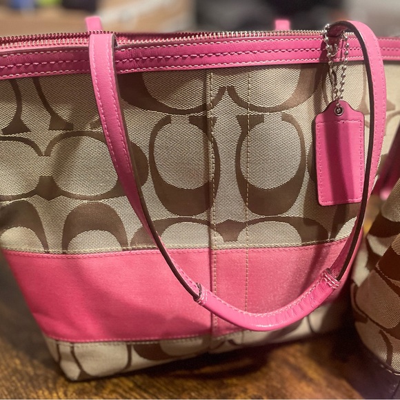 Authentic Coach purse lot - 3 items - Picture 4 of 8